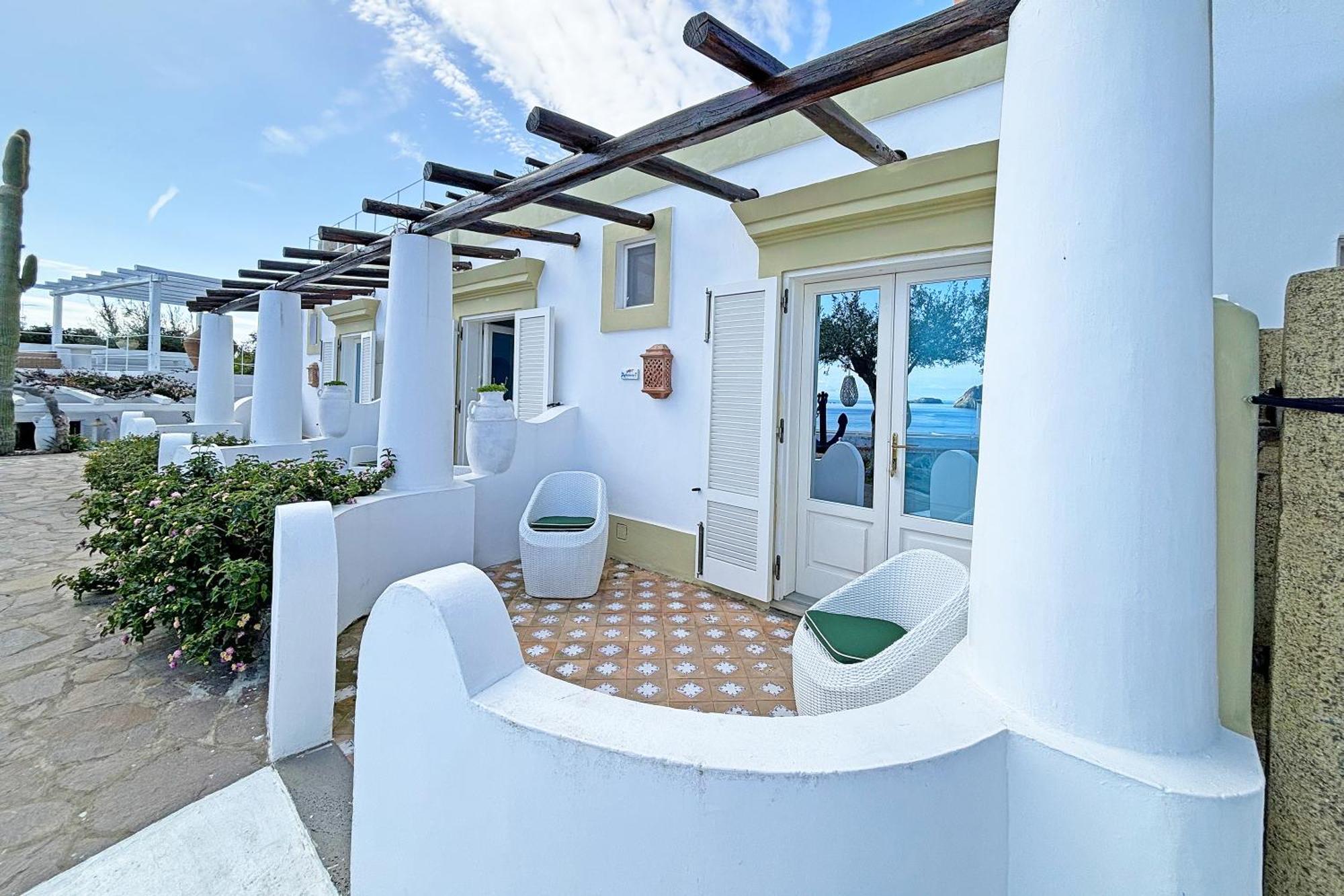 Dependance La Caletta Hotel Panarea Bagian luar foto